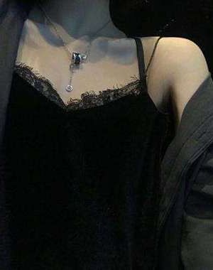 《万人迷主角只想独占我》（精校版全本by番外完）作者：何婪