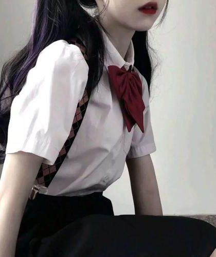 《人妻模特拍内衣广告时湿了在镜头前被C入》 作者：二十三小说阅读